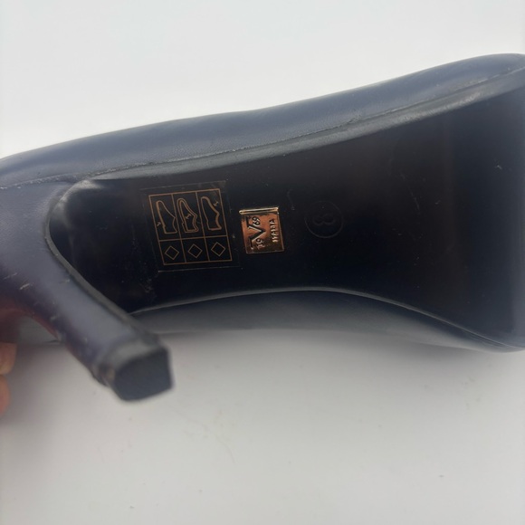 V 1969 Italia Versace 19.69 Aria Pumps, Size 8 - Picture 7 of 15
